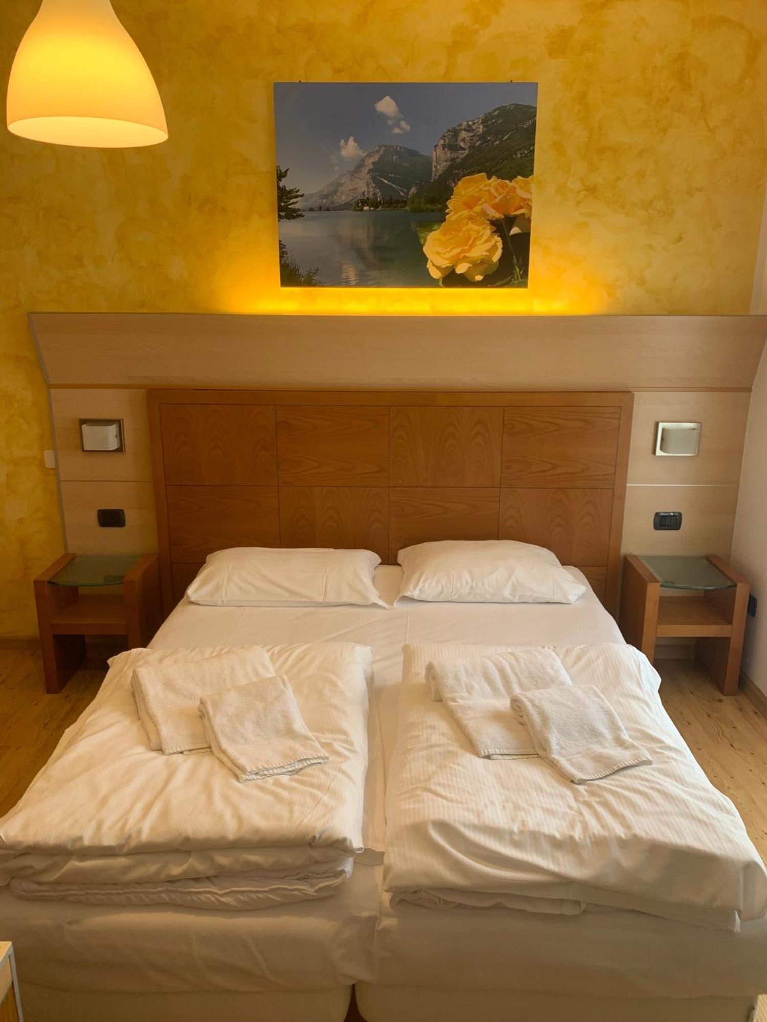 Hotel Garni Delle Rose Ceniga Exterior photo