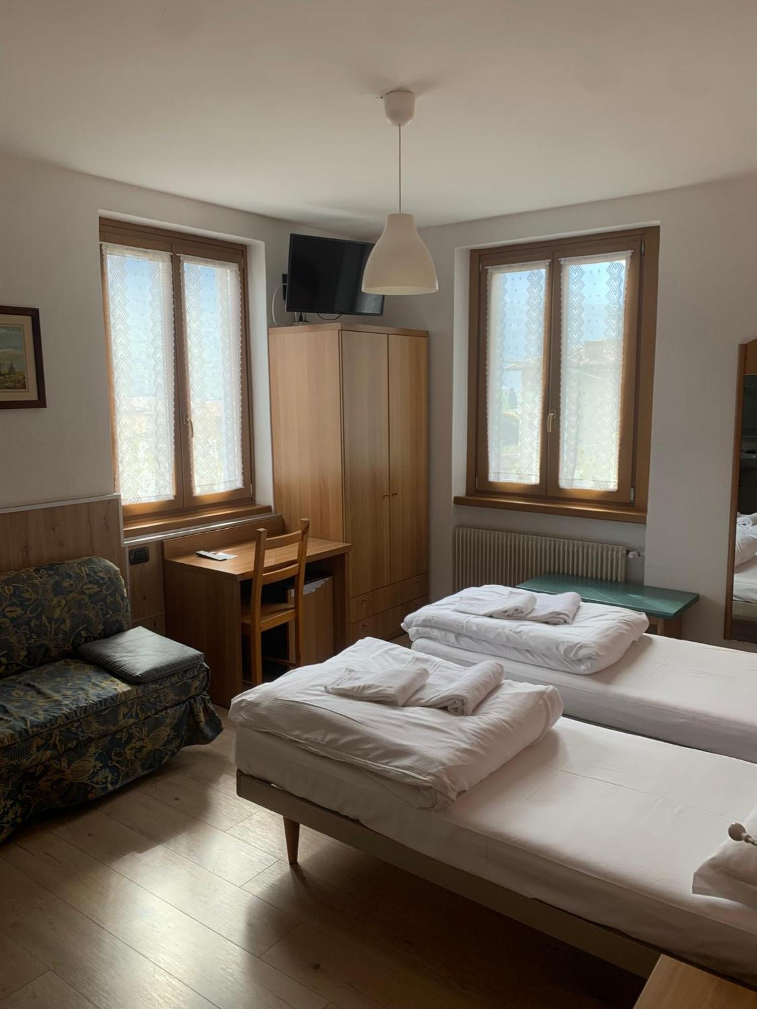 Hotel Garni Delle Rose Ceniga Exterior photo