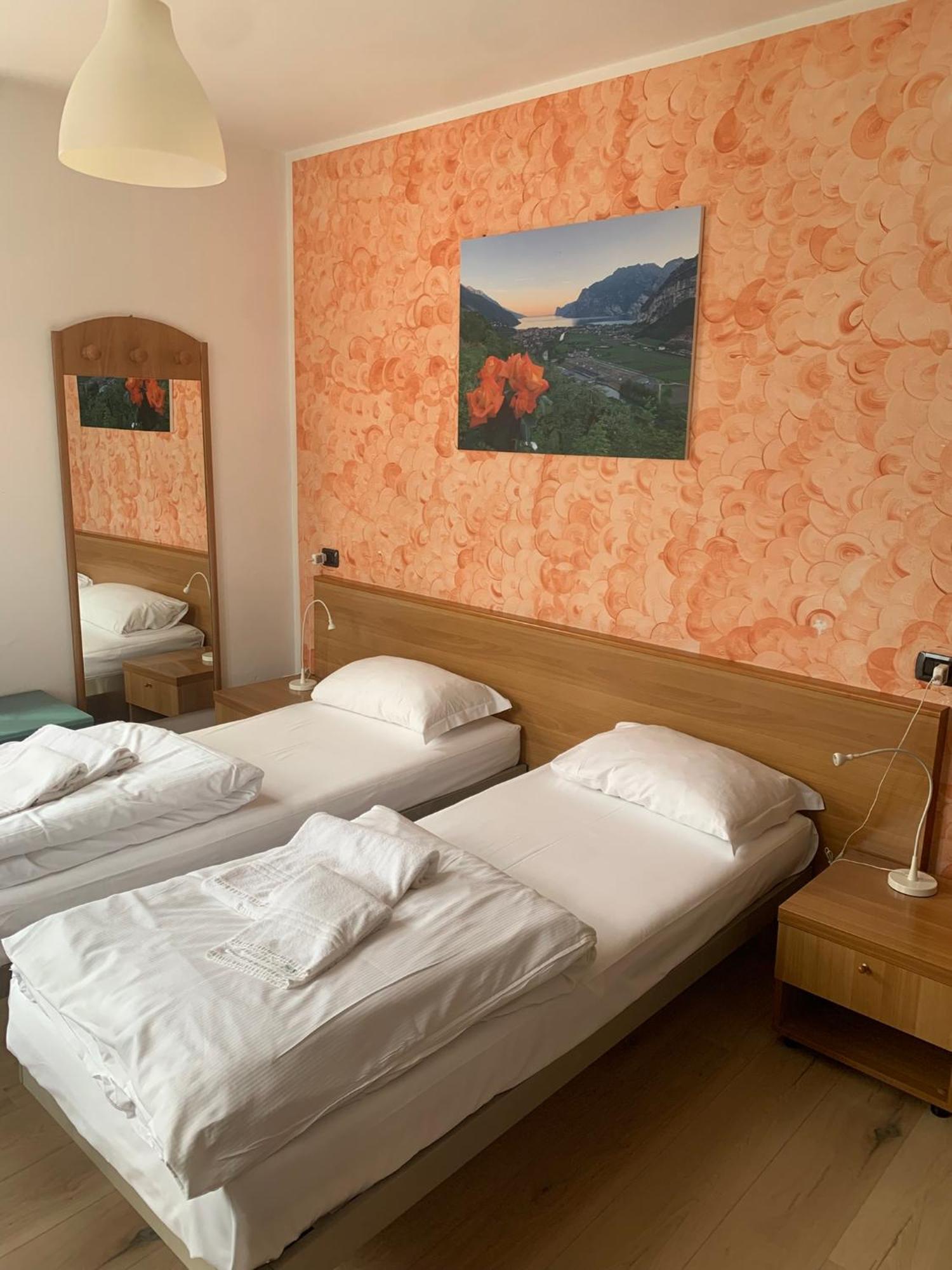 Hotel Garni Delle Rose Ceniga Exterior photo